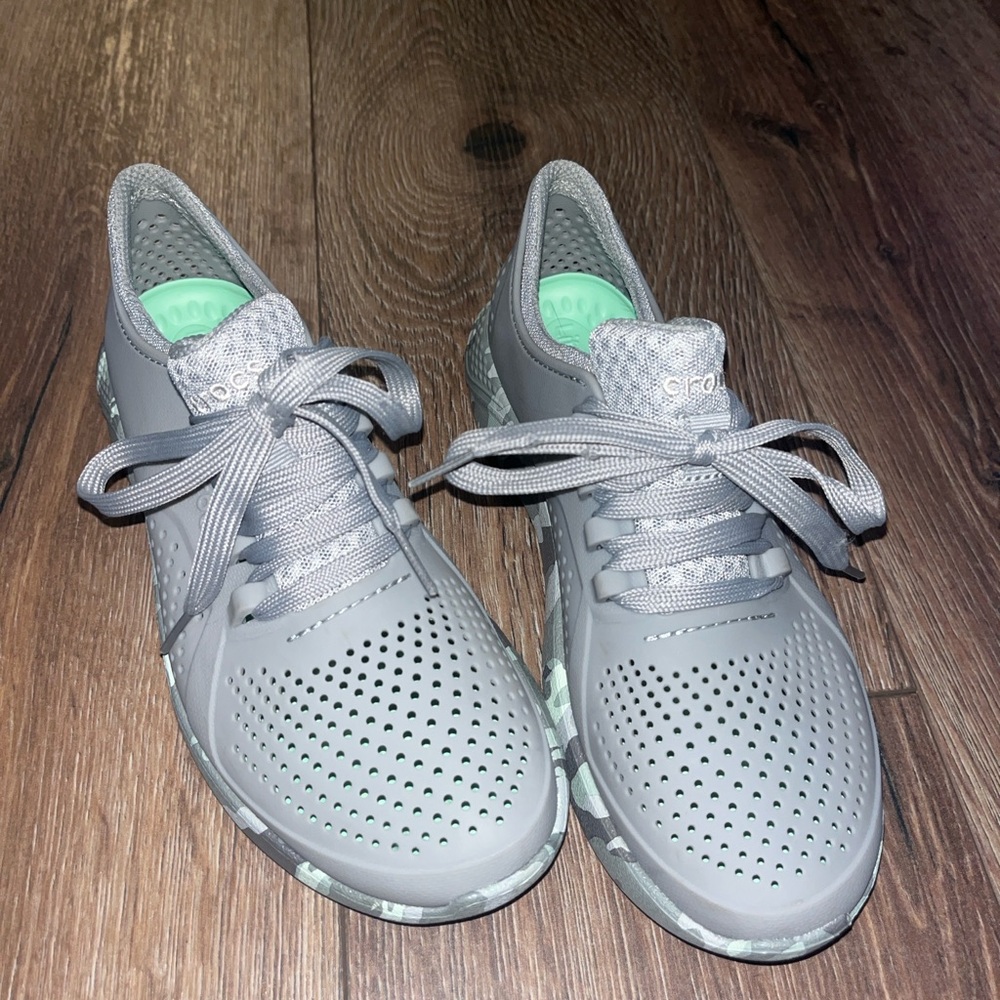 CROCS Light Gray sneakers women’s size 7
